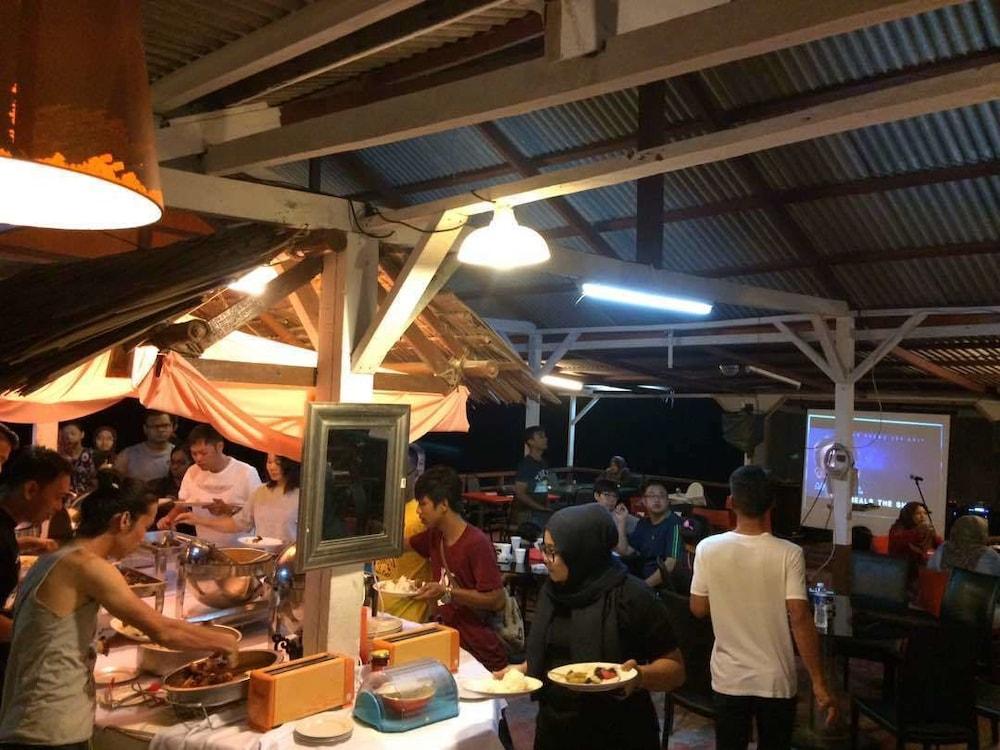 マリーナ ベイ リゾート&レストラン Kampung Genting エクステリア 写真