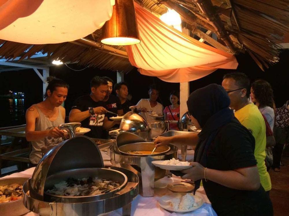 マリーナ ベイ リゾート&レストラン Kampung Genting エクステリア 写真